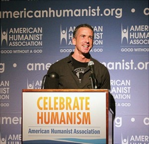 Dan Savage accepts the Humanist of the Year Award