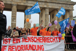 Members of the Young Humanists, HVD’s youth organization, taking part in a protest rally against a march of so-called “pro-lifers“ in Berlin. 